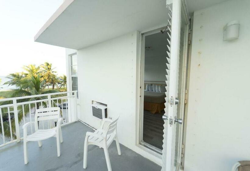 Economy Zimmer, Broadmore Miami Beach