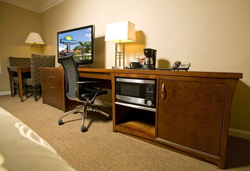 اتاق پرمیوم, Days Inn By Wyndham San Diego Hotel Circle