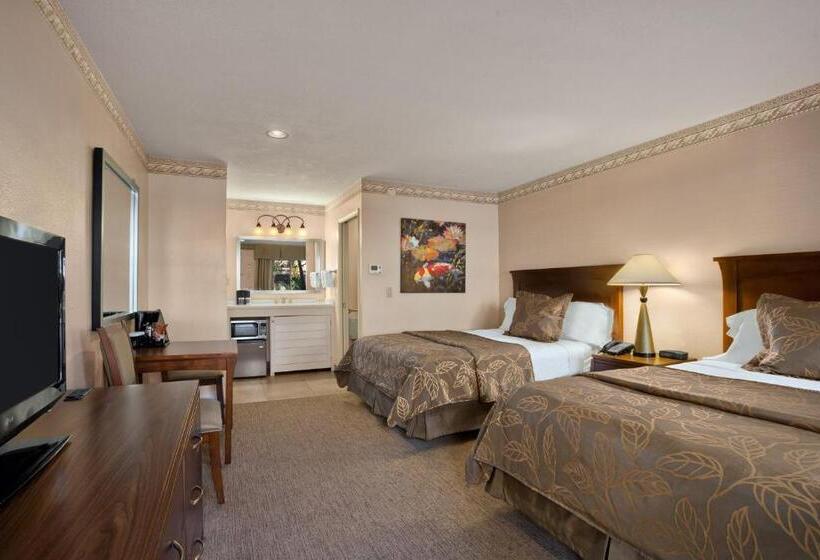 Quarto Estandar, Days Inn By Wyndham San Diego  Circle Near Seaworld