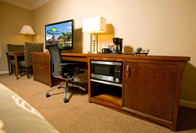 اتاق پرمیوم, Days Inn By Wyndham San Diego Hotel Circle