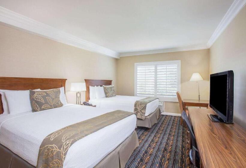 Quarto Estandar, Days Inn By Wyndham San Diego  Circle Near Seaworld