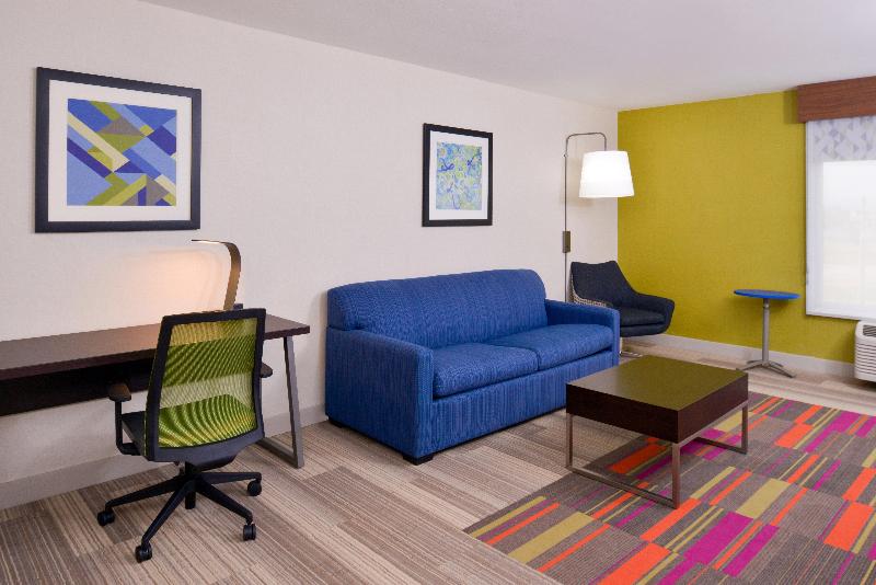 سوییت, Holiday Inn Express And Suites Shreveport  Downtown