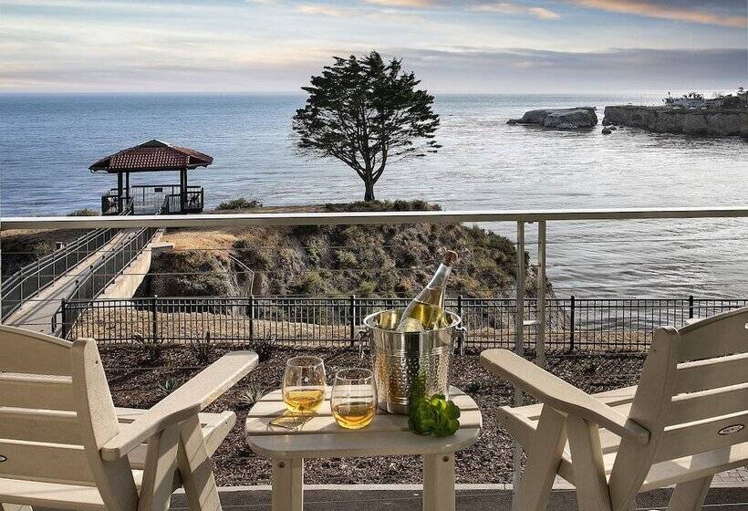 اتاق استاندارد با تخت بزرگ, Inn At The Cove