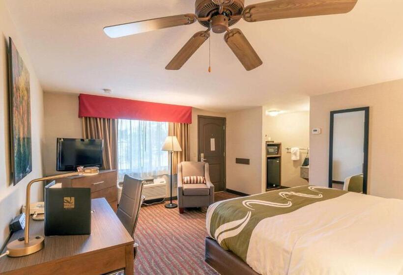 غرفة قياسية مزوَّدة بشُرفة, Quality Inn Near Rocky Mountain National Park