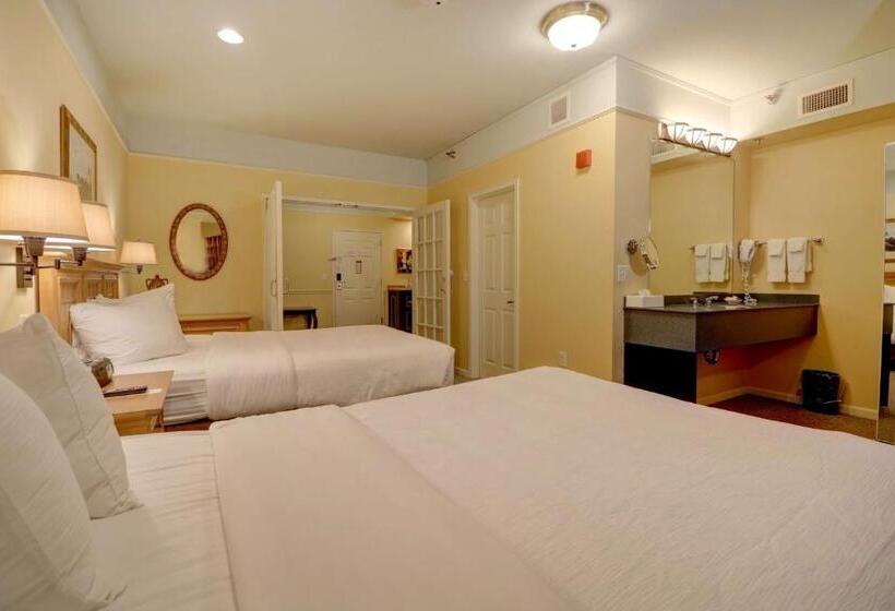 سوییت, Senator Inn & Spa
