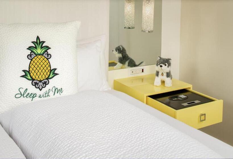 חדר סטנדרט עם מיטת קינג, Staypineapple, A Delightful Hotel, South End