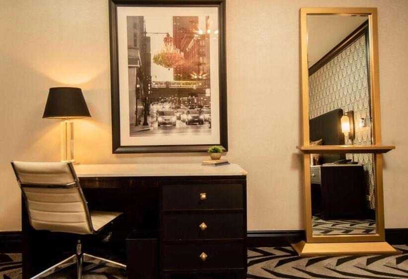 Deluxe Room Adapted for people with reduced mobility, The Allegro Royal Sonesta  Chicago Loop