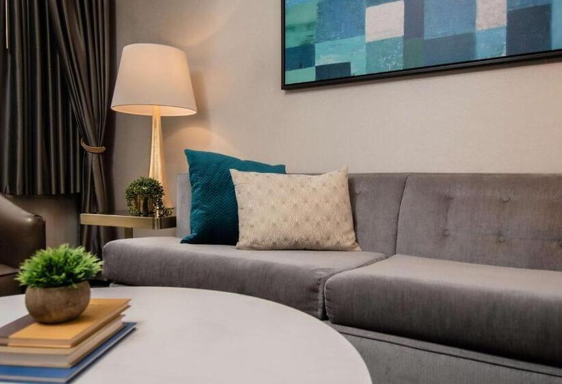 اتاق استاندارد با تخت بزرگ برای معلولان, The Allegro Royal Sonesta Hotel Chicago Loop