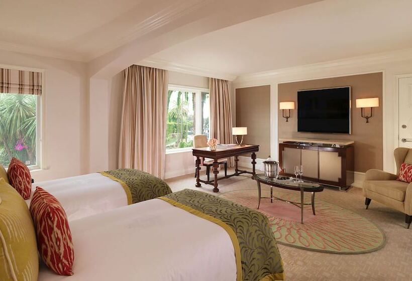 Deluxe Room with Balcony, The Beverly Hills   Dorchester Collection