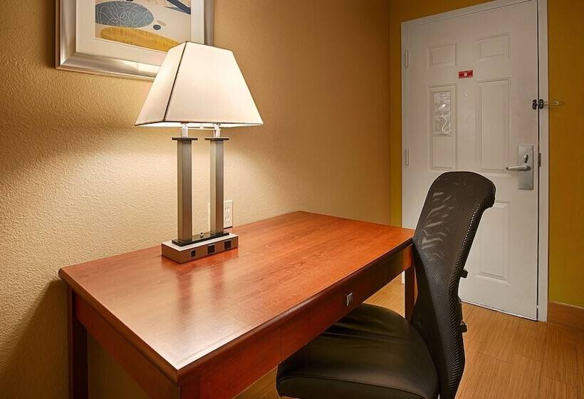 اتاق استاندارد با بالکن, Best Western Sandman