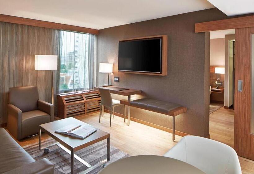 سوئیت با تخت بزرگ, Ac Hotel Atlanta Downtown