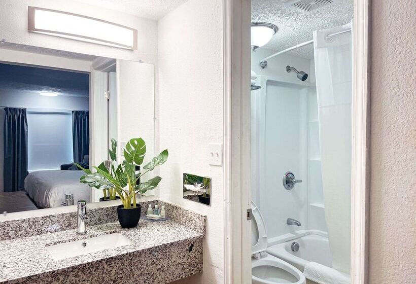 اتاق استاندارد با 2 تخت دوبل, Ramada By Wyndham Lumberton