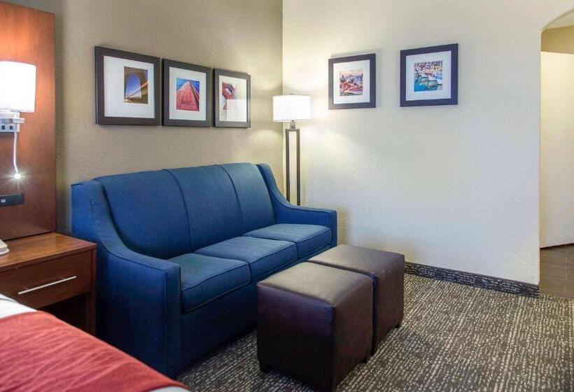 Suite Adapted for people with reduced mobility, Comfort Inn & Suites San Francisco Airport North