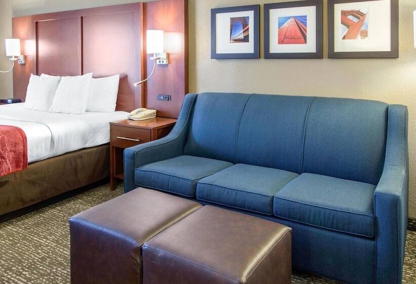 Suite Adapted for people with reduced mobility, Comfort Inn & Suites San Francisco Airport North