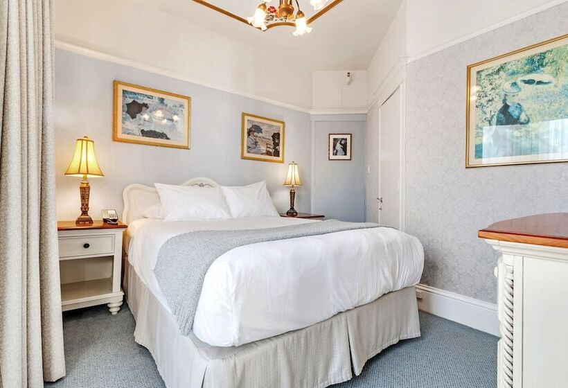 سوییت جونیور, Cornell Hotel De France