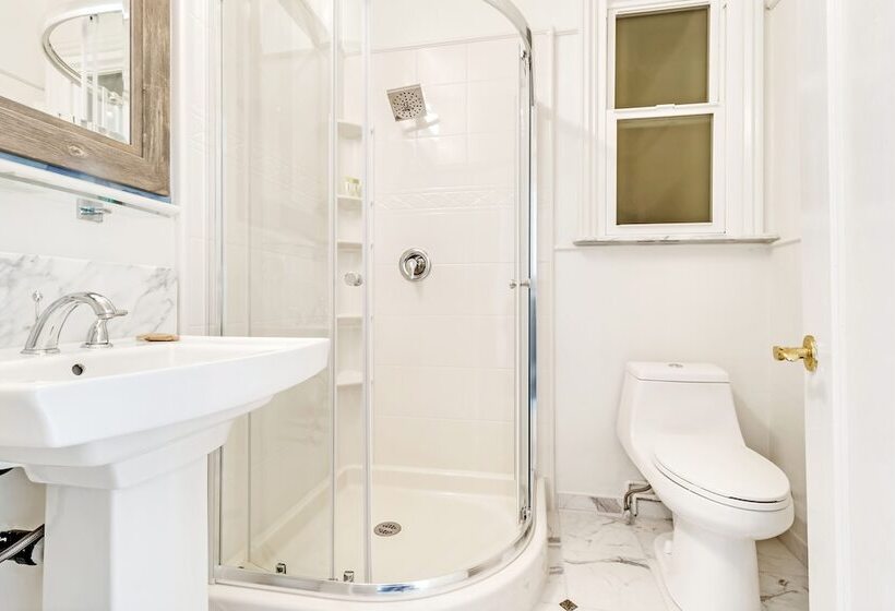 اتاق استاندارد, Cornell Hotel De France