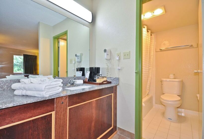 Quarto deluxe, Country Hearth Inn & Suites Marietta