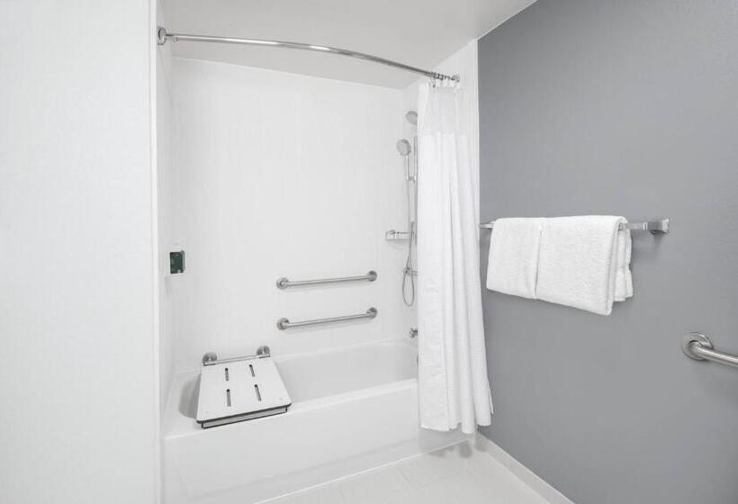 اتاق استاندارد با تخت بزرگ, Courtyard By Marriott Augusta