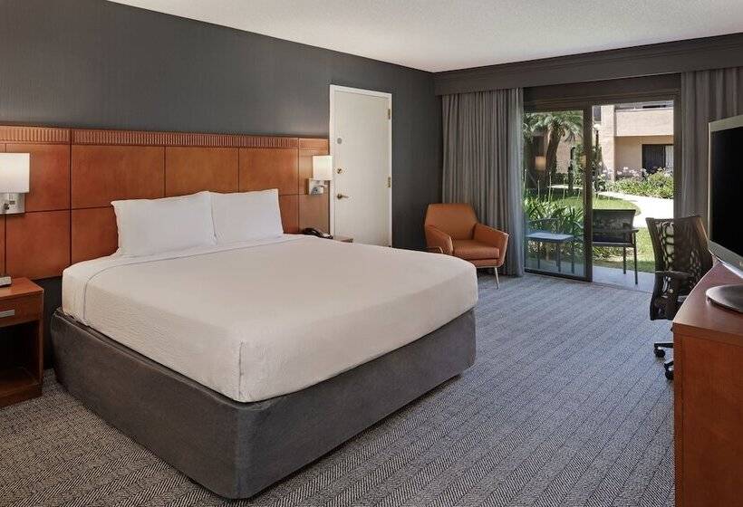 Standard Room Double Bed Adapted for people with reduced mobility, Courtyard By Marriott Anaheim Buena Park