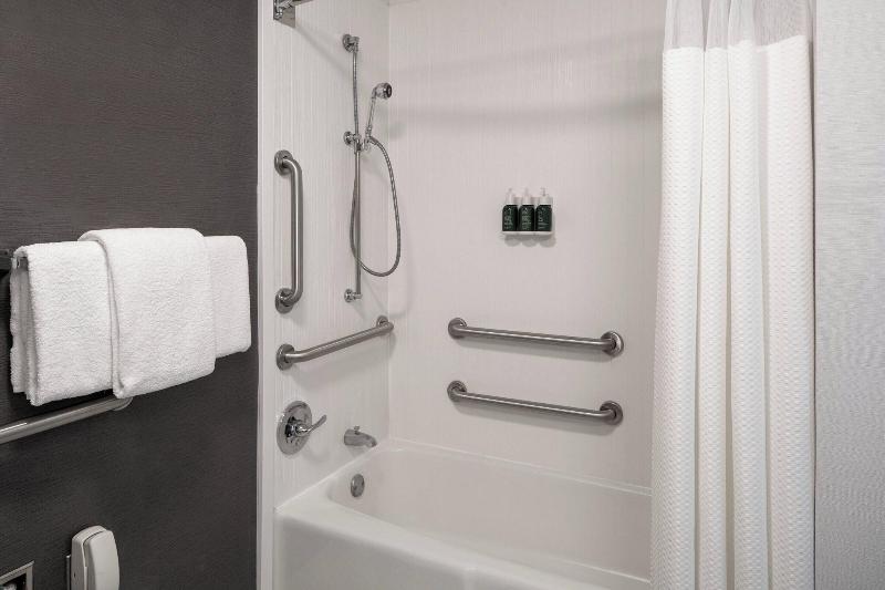اتاق استاندارد با تخت بزرگ, Courtyard By Marriott Dulles Airport Herndon/reston