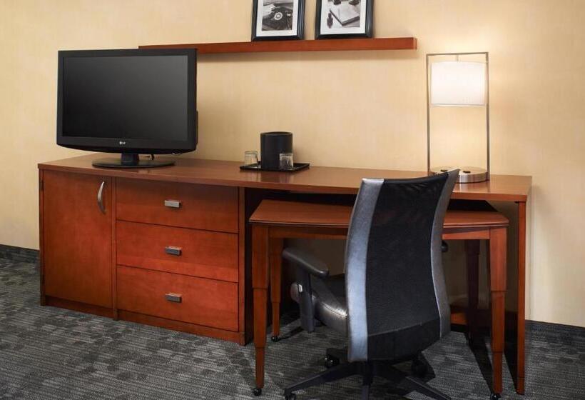 اتاق استاندارد با تخت بزرگ, Courtyard Chicago Deerfield