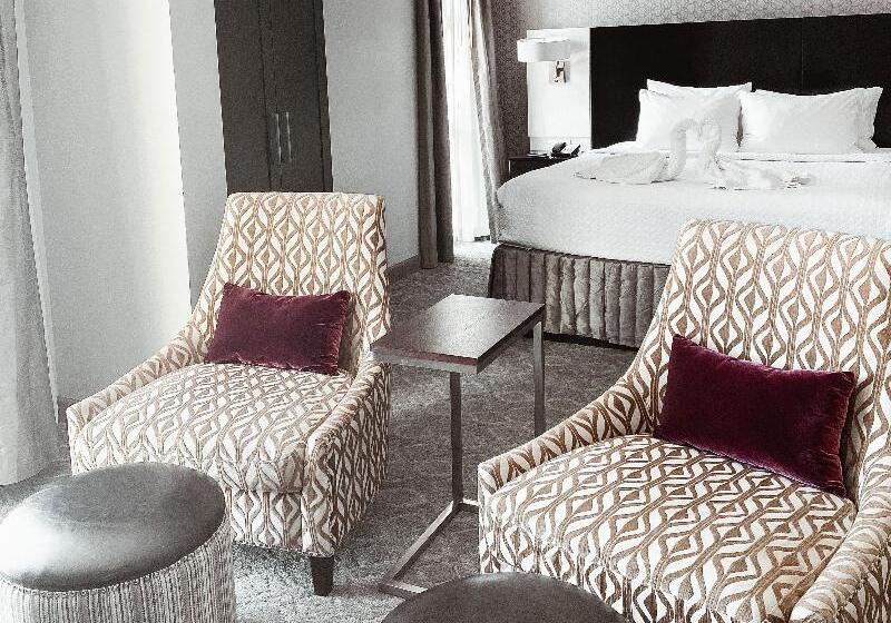 سوئیت با وان آب گرم, Crowne Plaza Chicago Sw   Burr Ridge, An Ihg
