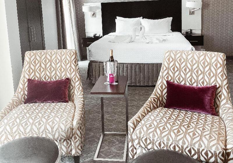 سوئیت با وان آب گرم, Crowne Plaza Chicago Sw   Burr Ridge, An Ihg