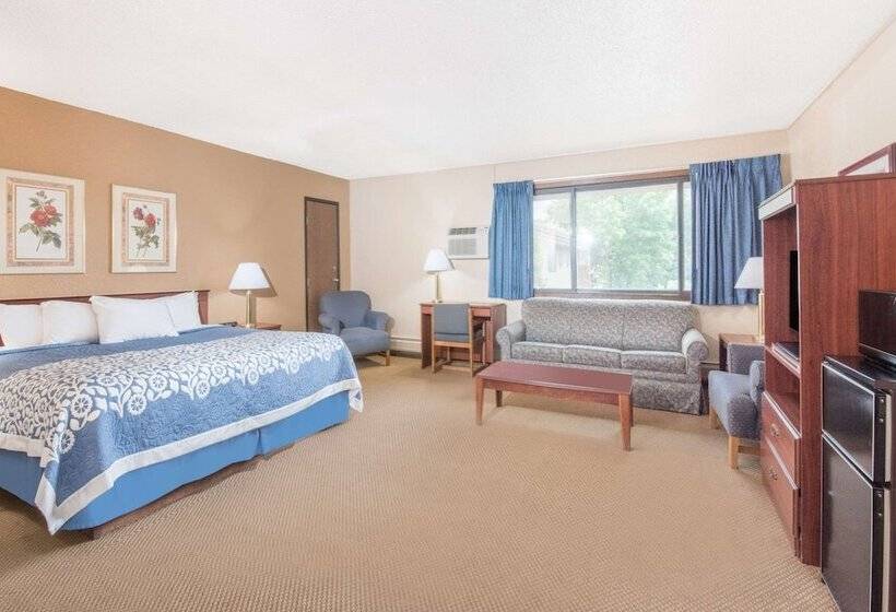 Suite, Days Inn By Wyndham Sioux Falls Airport