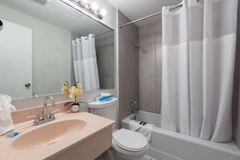 اتاق استاندارد با تخت بزرگ برای معلولان, Developer Inn Orlando North, A Baymont By Wyndham