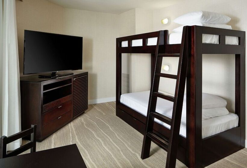 Familie Suite, Doubletree By Hilton San Diego   Circle