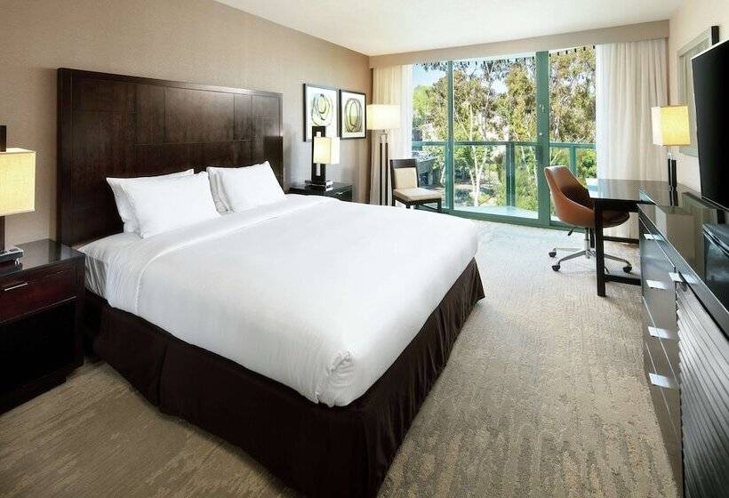 غرفة قياسية سرير مزدوج, Doubletree By Hilton San Diego   Circle