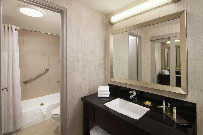 اتاق استاندارد با تخت بزرگ, Doubletree By Hilton San Diego   Hotel Circle