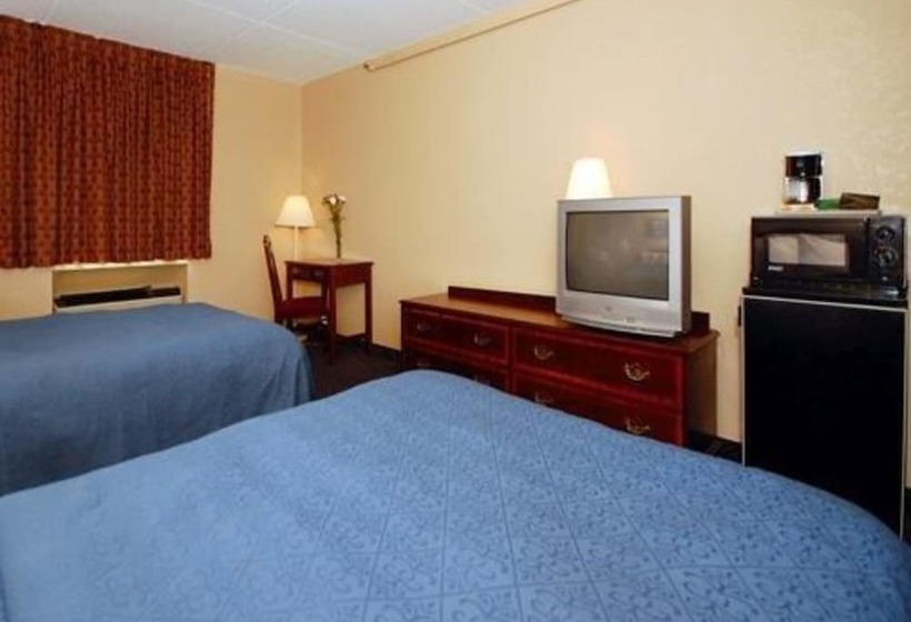 سوییت, Econo Lodge Inn & Suites