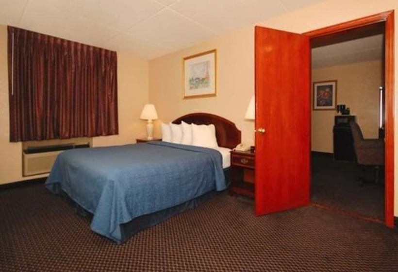 سوییت, Econo Lodge Inn & Suites
