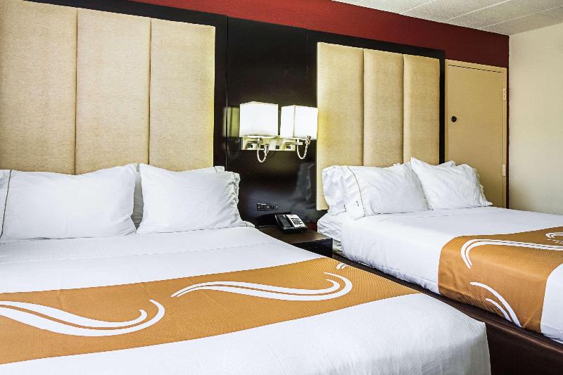 اتاق استاندارد با تخت دو نفره بزرگ, Quality Inn & Suites