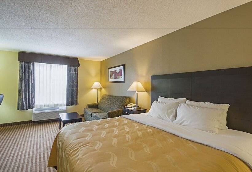 Quarto standart cama de casal, Quality Inn & Suites Frostburgcumberland