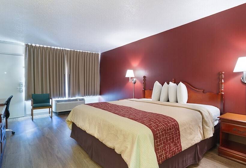 Superior Room, Red Roof Inn Montgomery  Midtown