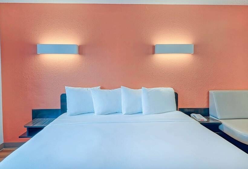 اتاق استاندارد برای معلولان, Motel 6 Los Angeles, Ca   Los Angeles   Lax