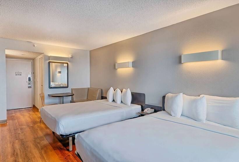 اتاق استاندارد برای معلولان, Motel 6 Los Angeles, Ca   Los Angeles   Lax
