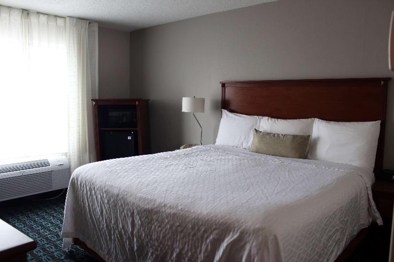 اتاق استاندارد با تخت بزرگ, Baymont By Wyndham Dayton North
