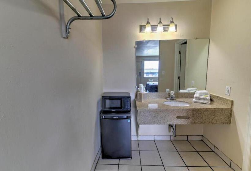 اتاق استاندارد با تخت بزرگ, Budget Lodge Churchland