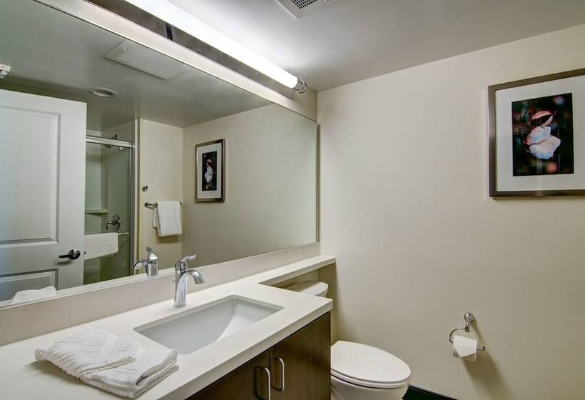 Deluxe Suite King Bed, Candlewood Suites : Richmond  West Broad