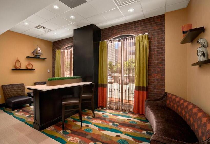 Standard Room Adapted for people with reduced mobility, Days Inn By Wyndham Baltimore Inner Harbor