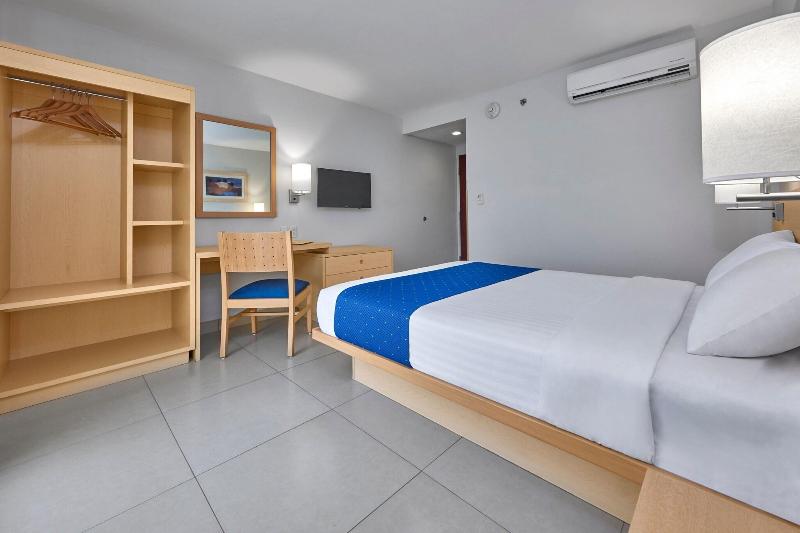 سوئیت برای معلولان, Doubletree Suites By Hilton Phoenix