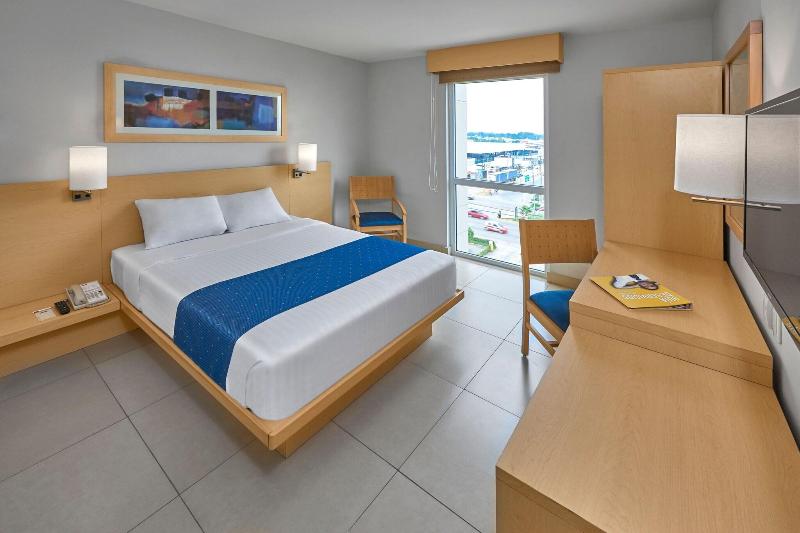 سوئیت برای معلولان, Doubletree Suites By Hilton Phoenix