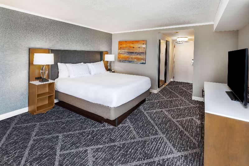 Standard Room with Balcony, Doubletree  Tulsa At Warren Place