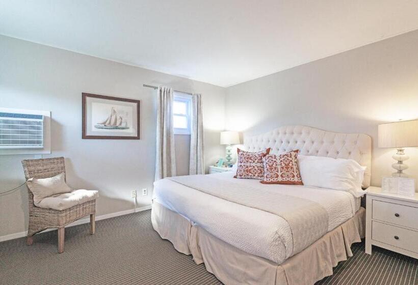Deluxe Suite, East Hampton House Resort