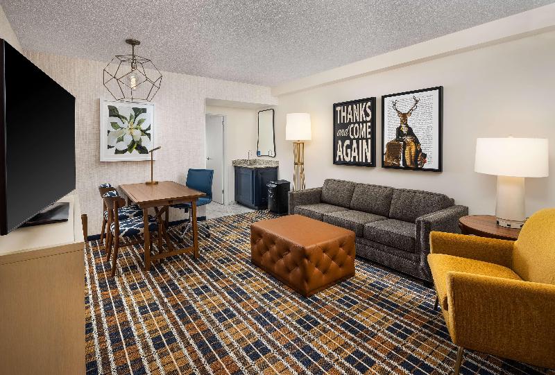 Suite Cama King, Embassy Suites By Hilton Atlanta Buckhead