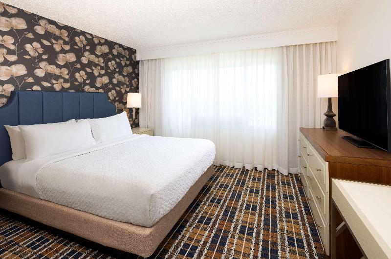 Suite Cama King, Embassy Suites By Hilton Atlanta Buckhead