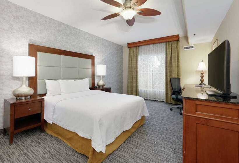 سوییت, Embassy Suites By Hilton Austin Downtown South Congress